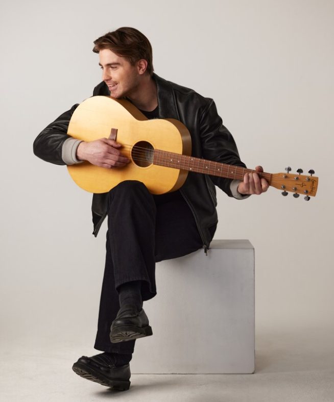 MAKSIM